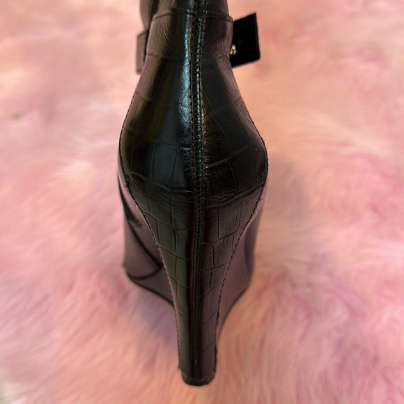 Ann Taylor black leather wedge boots size 7 - Picture 7 of 8